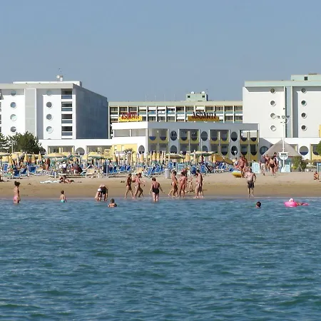 Flats Solarium Immobiliare Friuli 比比翁